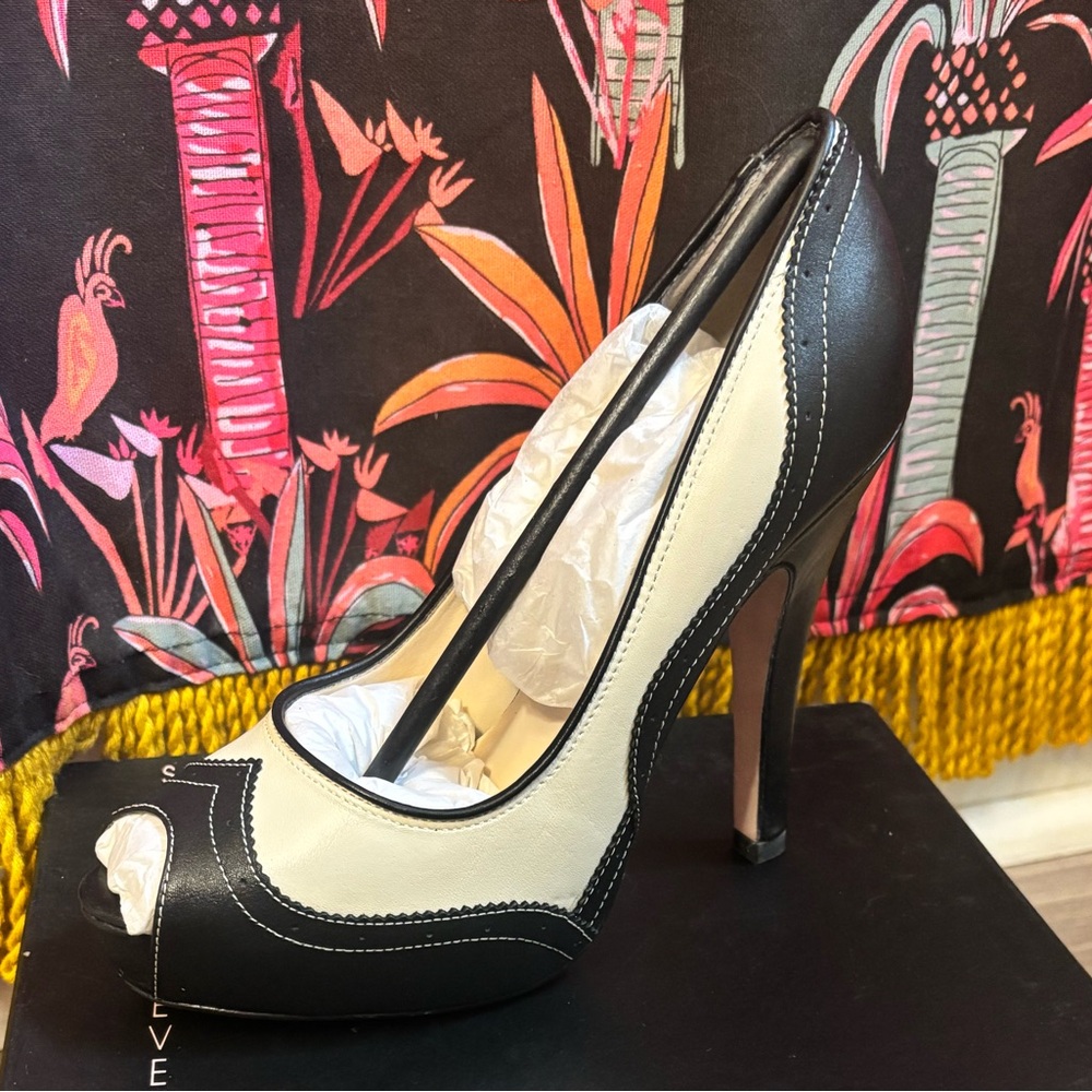 BRAND NEW- Steven by Steve Madden Black  Stiletto Pumps